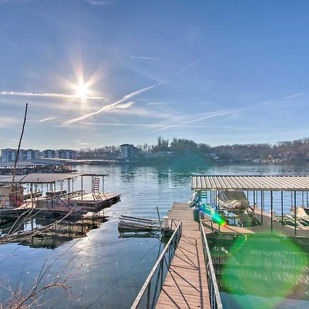 Waterfront Townhome With Private Dock And Lake Views レイク・オザーク エクステリア 写真