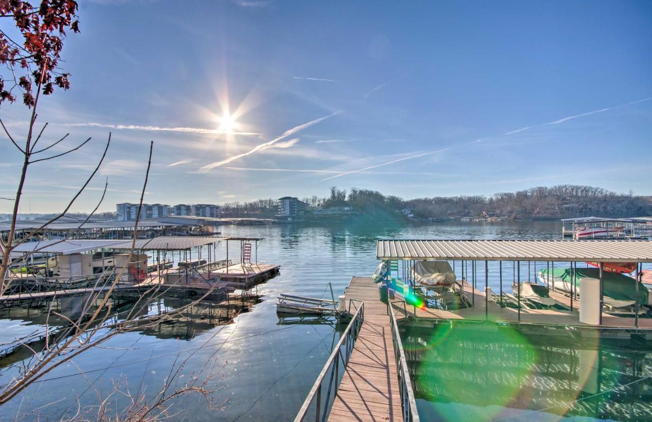 Waterfront Townhome With Private Dock And Lake Views レイク・オザーク エクステリア 写真
