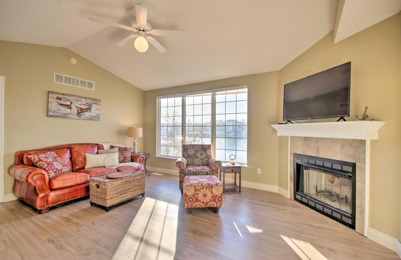 Waterfront Townhome With Private Dock And Lake Views レイク・オザーク エクステリア 写真